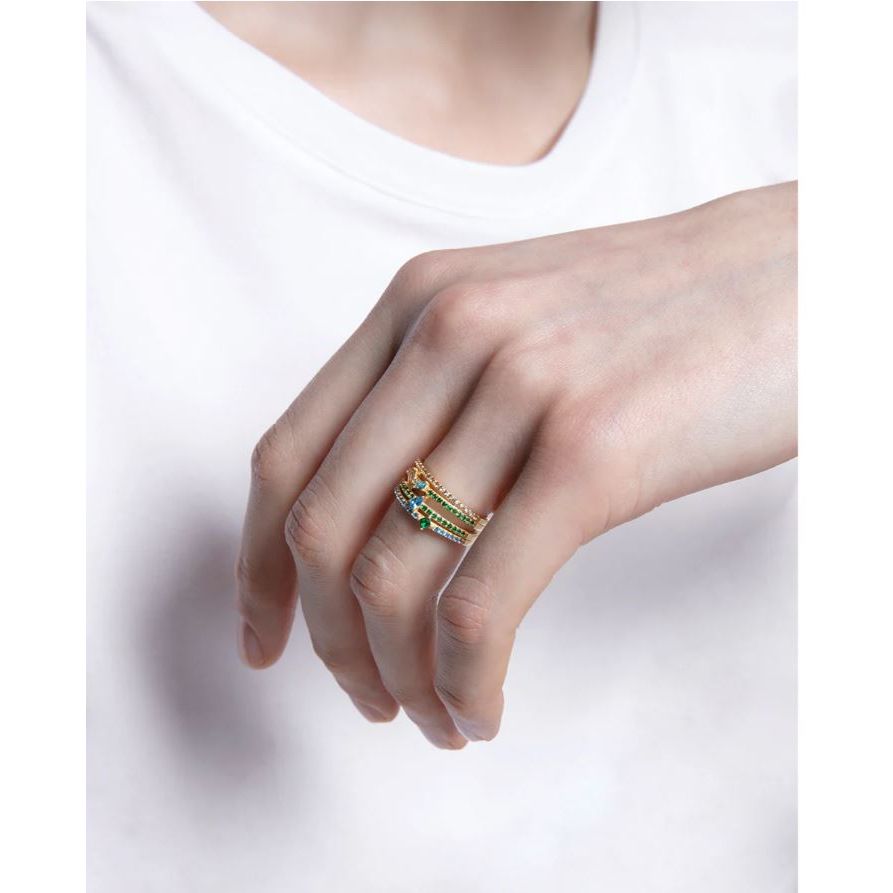 Elegant lady wearing VICEROY JEWELS Mod. 15121A012-39 silver ring in official packaging, highlighting design and craftsmanship.