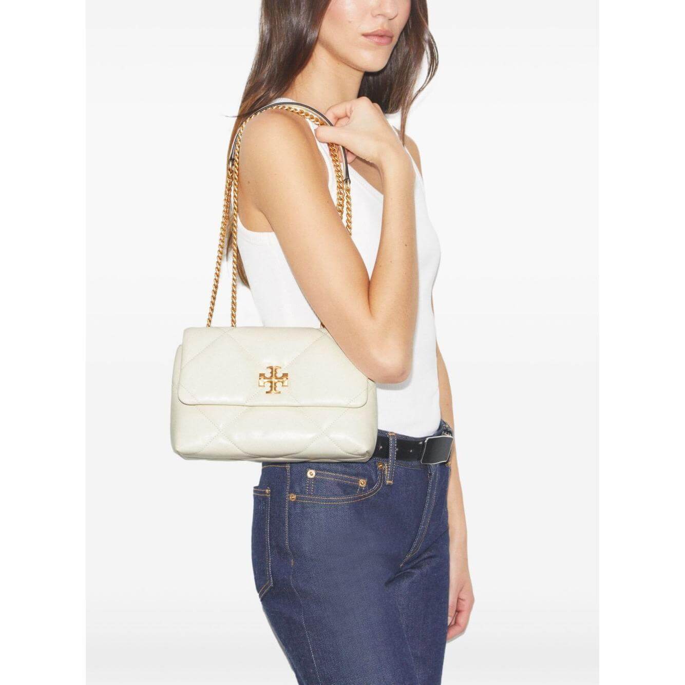 Front view with bag zipped and handles upright.