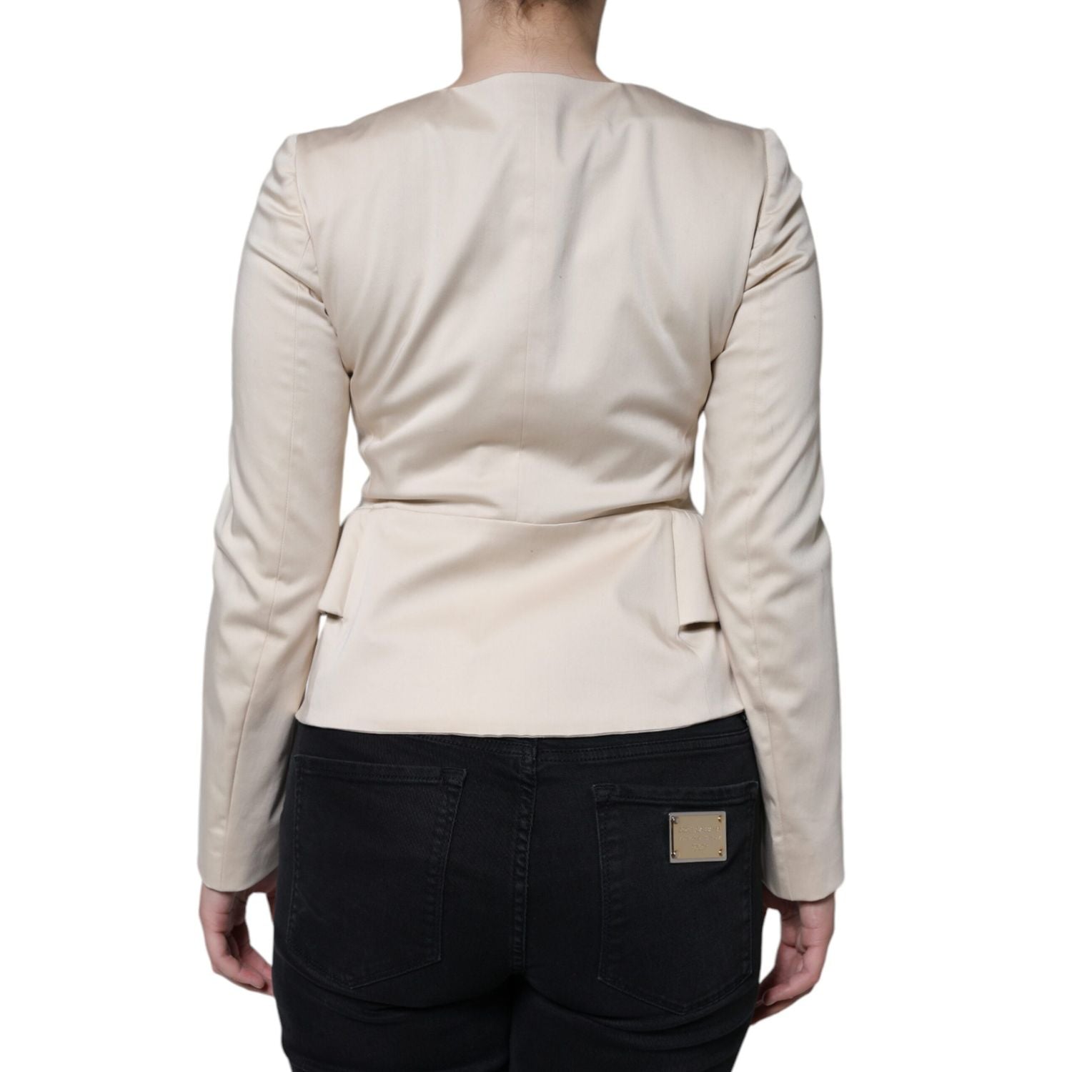 Front view with bag zipped and handles upright.