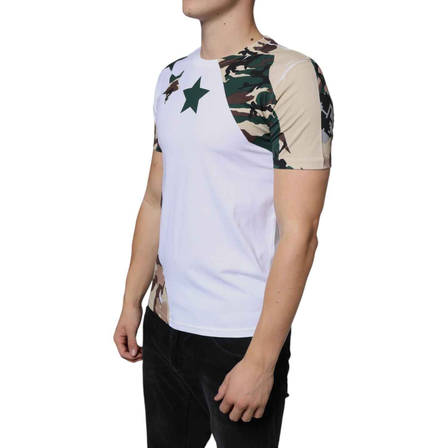 Front view with bag zipped and handles upright.
