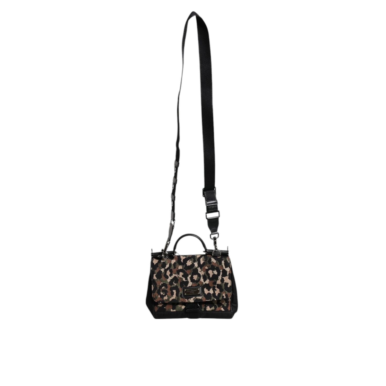 Front view with bag zipped and handles upright.