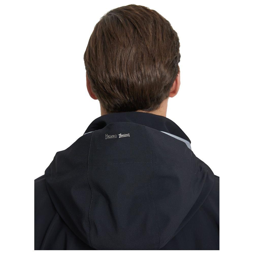 Front view with bag zipped and handles upright.