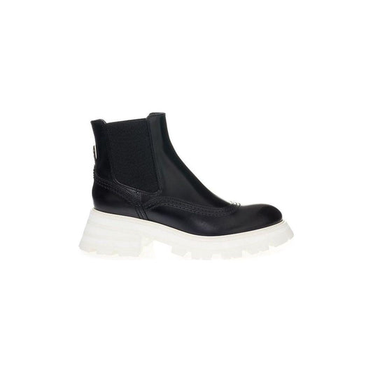 Alexander McQueen Elegant Leather Boots in Timeless Black Alexander McQueen Dark Slate Gray