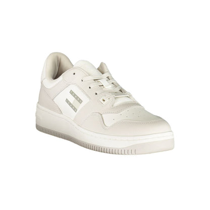 Tommy Hilfiger White Leather Men Sneaker featuring sporty chic design with light grey accents and branding.