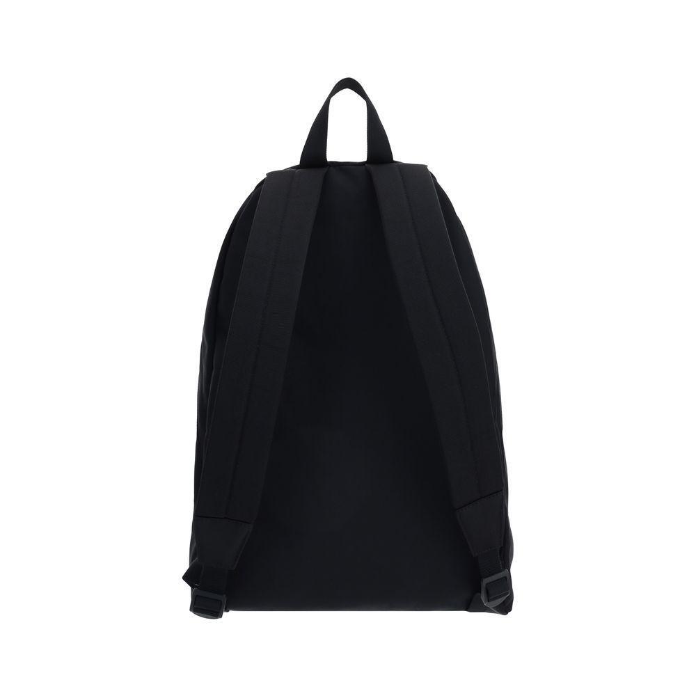 Front view with bag zipped and handles upright.