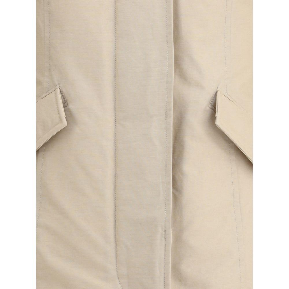 Front view with bag zipped and handles upright.