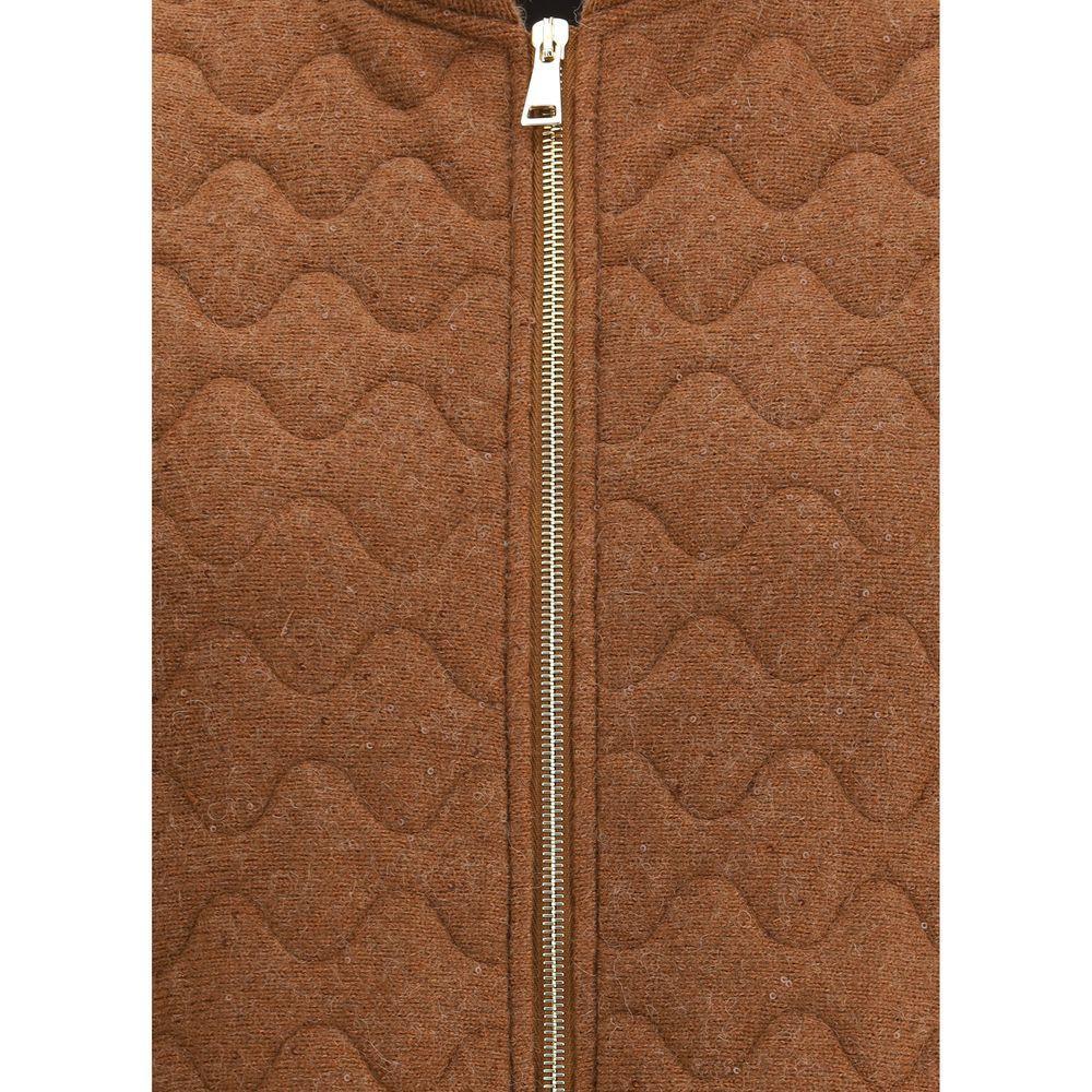 Front view with bag zipped and handles upright.