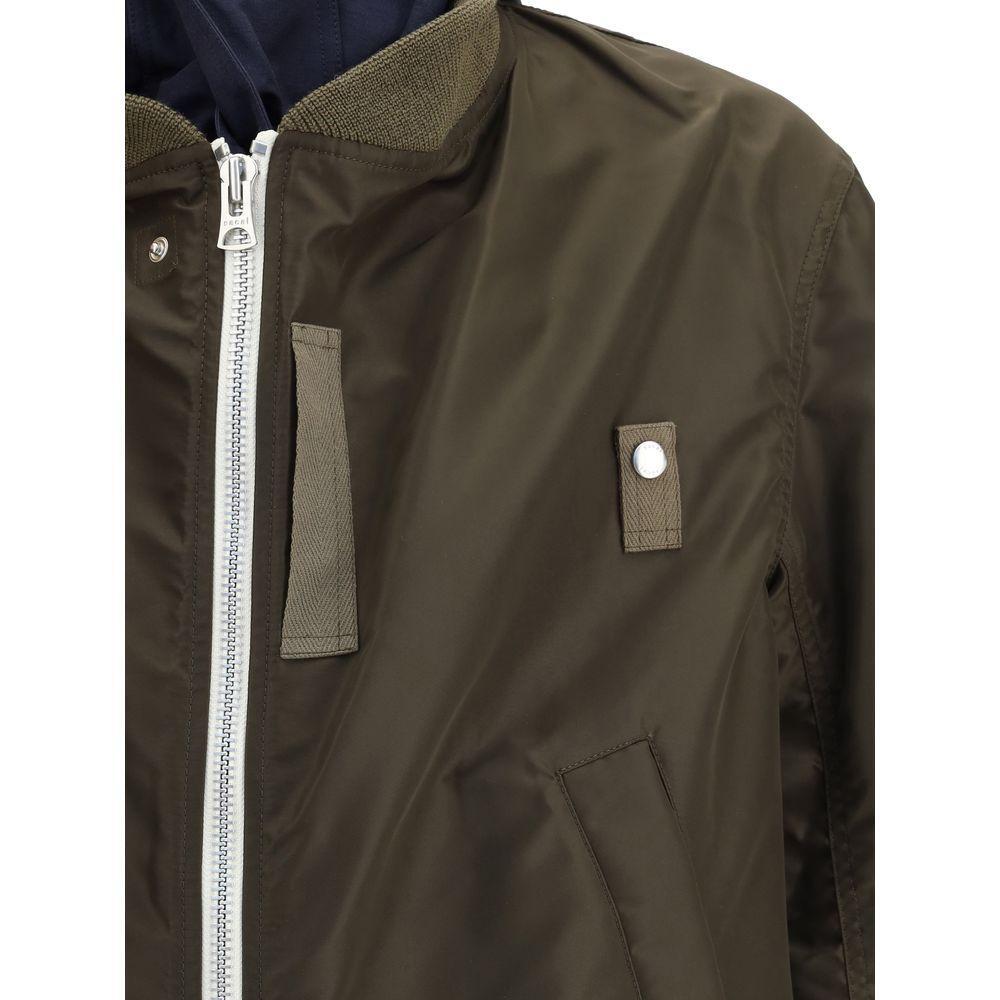 Front view with bag zipped and handles upright.