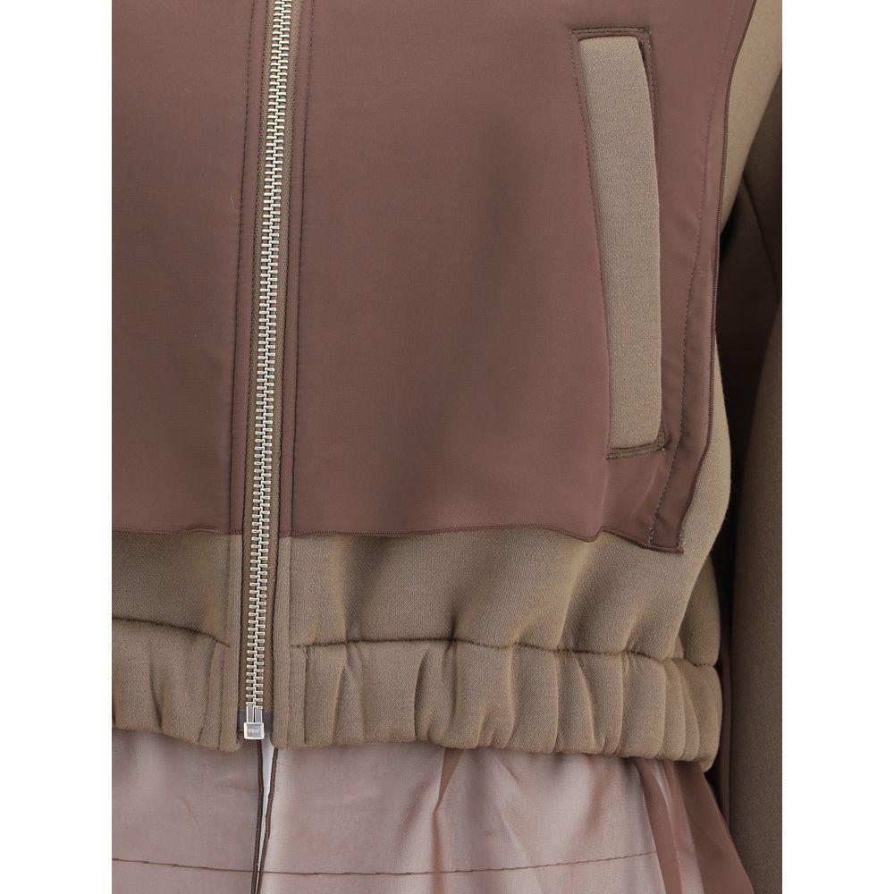 Front view with bag zipped and handles upright.