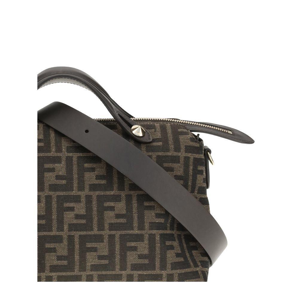 Front view with bag zipped and handles upright.