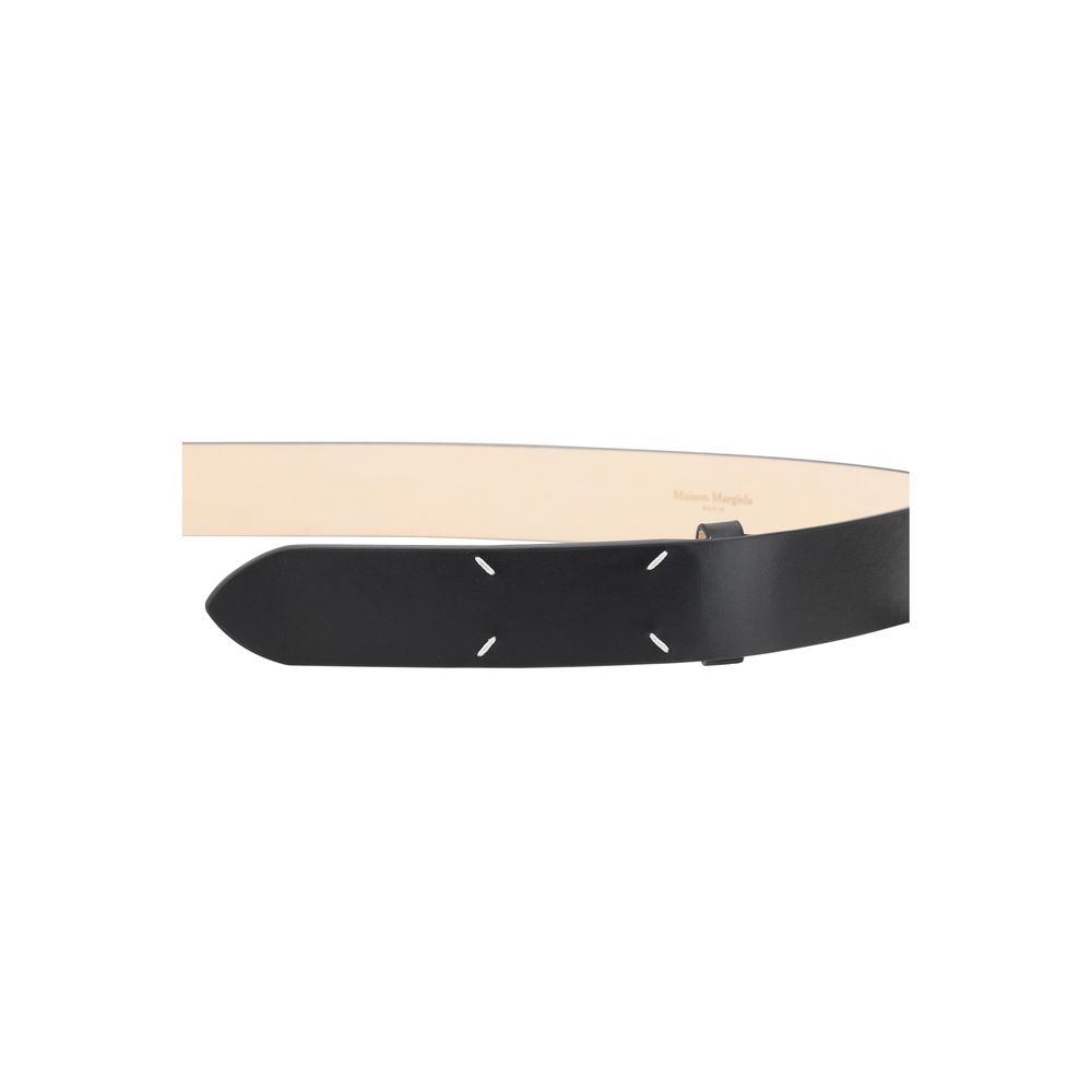 Margiela Black Calf Leather Bos Taurus Regular Belt with hinged closure and contrast stitching, showcasing elegance and sophistication.