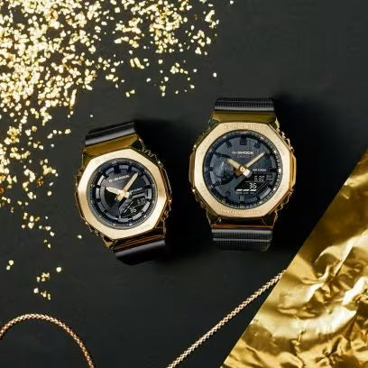 CASIO G-SHOCK Mod. OAK METAL COVERED OAK METAL COVERED - GOLD wristwatch, 20 ATM water resistant, SS & Resin case with Quartz movement.