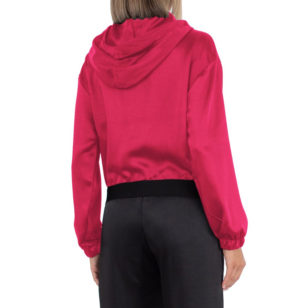 Front view with bag zipped and handles upright.