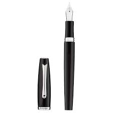 Luxury fountain pen PENNE MONTEGRAPPA MOD. ISMAN3IC in black with silver accents, featuring a sleek design and removable cap.