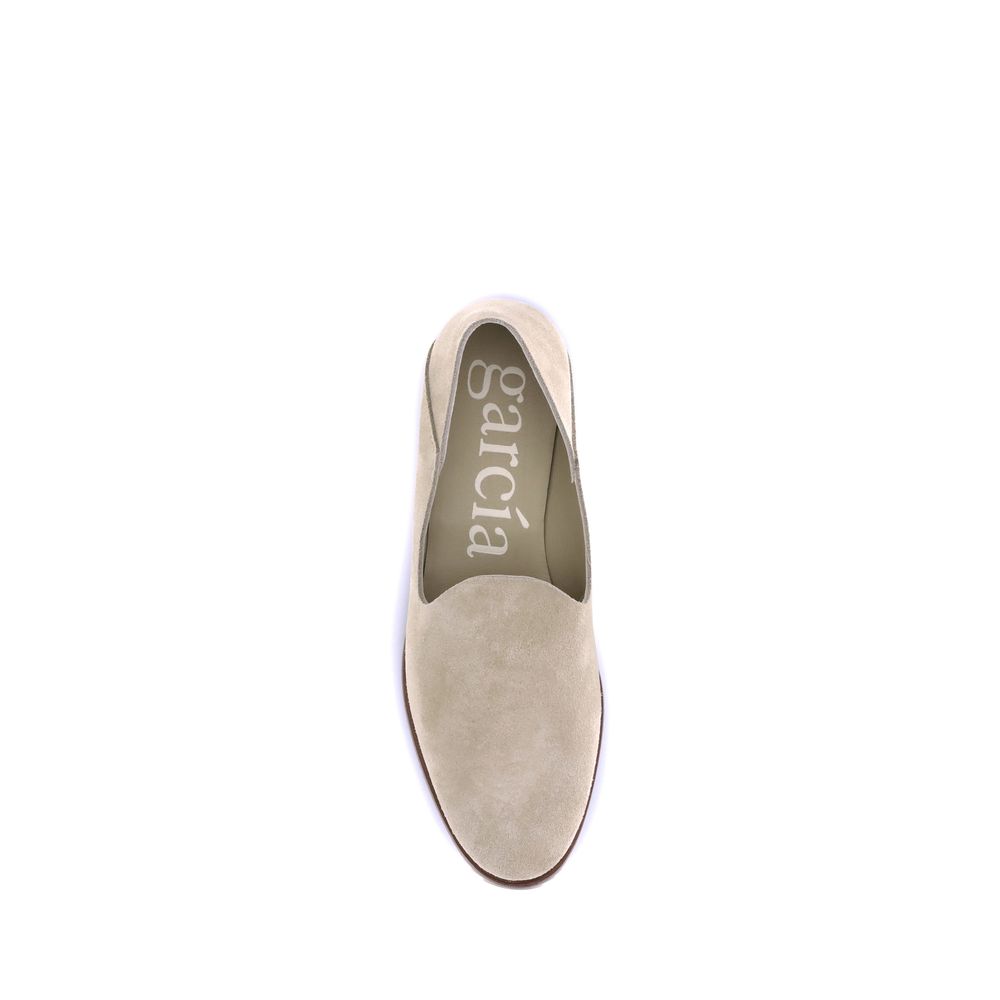 Top view of Pedro García Beige Calf Leather Bos Taurus Slip-On Loafers with rounded toe and zigzag rubber sole for AW25 season.